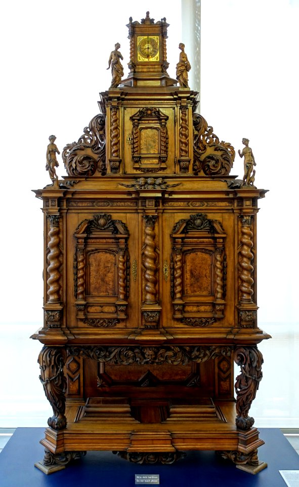 Cabinet-on-stand with figures of Venus, Ceres, Juno, and Diana, Oberbayern, c. 1670-1680, softwood, walnut, limewood figures, bronze - Germanisches Nationalmuseum - Nuremberg, Germany - DSC02517
