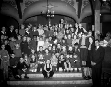 Cadi Club Bond Militaire Oorlogsslachtoffers Sint Nicolaas met kinderen, Bestanddeelnr 903-1366