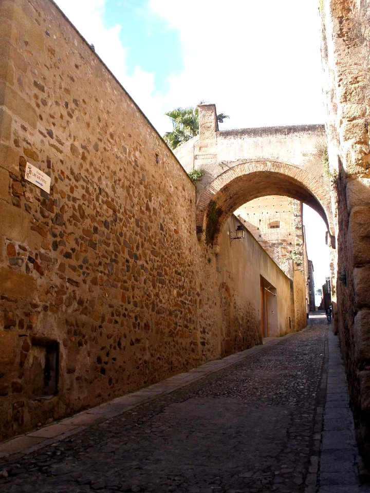 Caceres - Aldarve Obispo Alvarez de Castro