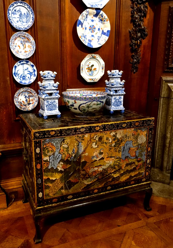 Cabinet of Chinese Coromandel lacquer, with ceramics - State Closet, Chatsworth House - Derbyshire, England - DSC03240