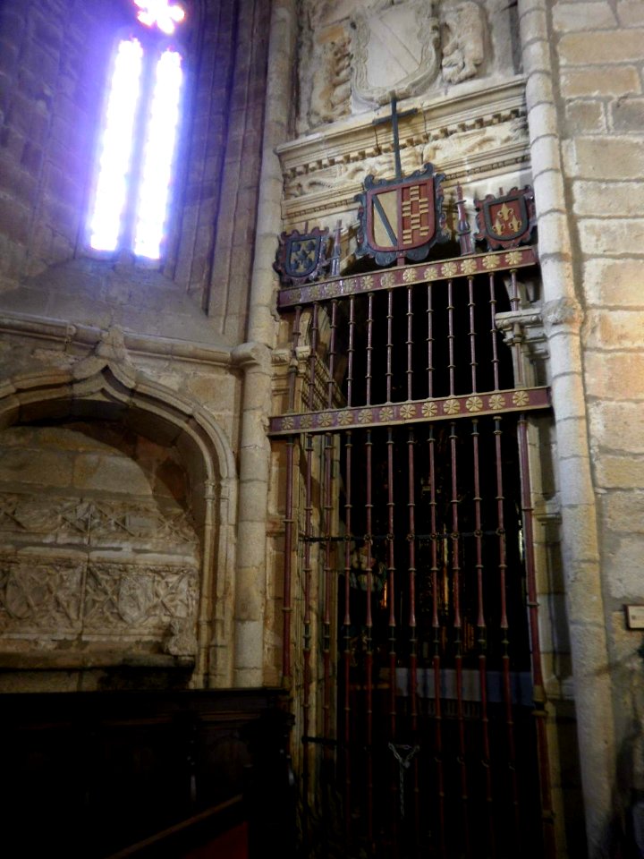 Caceres - Catedral, interiores, Capilla de San Miguel 2