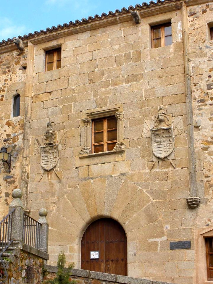 Caceres - Casa de los Becerra