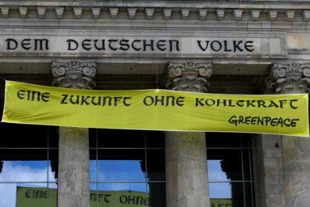 Coal law protest Greenpeace banner Reichstag Berlin 2020-07-03 76