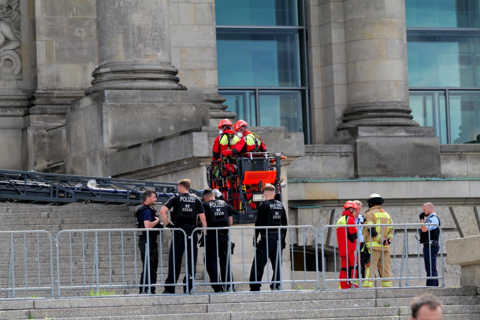 Coal law protest Greenpeace banner Reichstag Berlin 2020-07-03 63