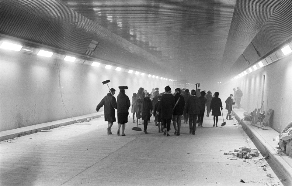 Coentunnel vegen door padvinders, Bestanddeelnr 919-0318