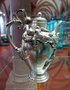 Coffee pot, Christofle & Co., Paris, 1880, silver - Germanisches Nationalmuseum - Nuremberg, Germany - DSC03147