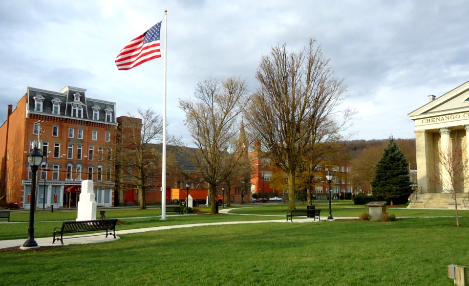 City of Norwich in New York State 44 downtown green and courthouse