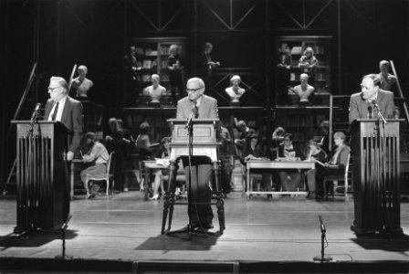 Boekenbal in Carre v.l.n.r. achter katheders de columnist Jan Blokker , Karel v, Bestanddeelnr 932-9032