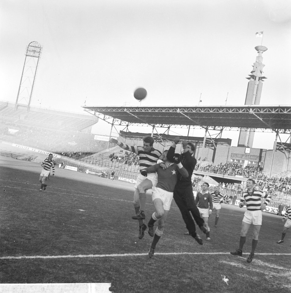 Blauw-Wit tegen MVV 1-2, speelmoment, Bestanddeelnr 914-6421
