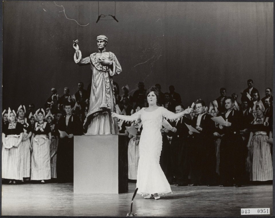 Boekenbal 1967. Eerste deel van de show Er werd nog nooit zoveel ge.... werd g, Bestanddeelnr 043-0951