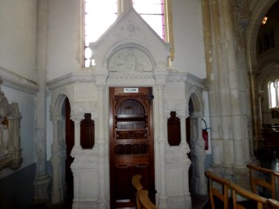 Blendecques (Pas-de-Calais, Fr) église Saint-Colombe (14) confessional curé