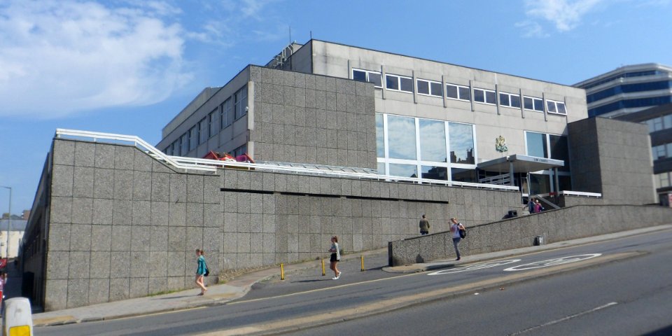 Brighton Law Courts, Edward Street, Brighton (August 2013) (2) photo