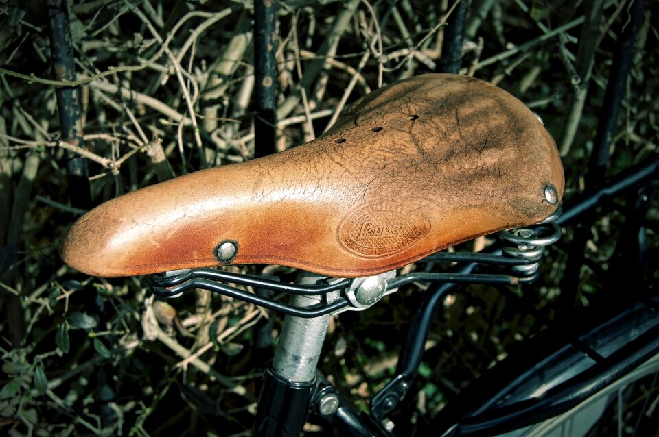 Suspension hand labor leather