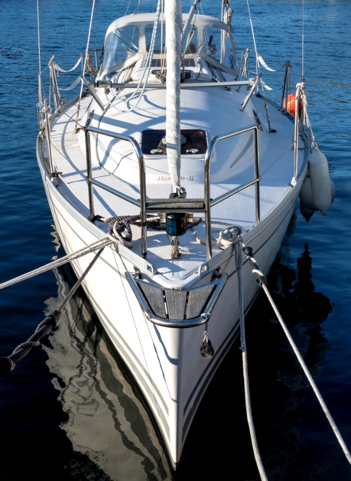 Body of a Hansson 31 sailboat photo