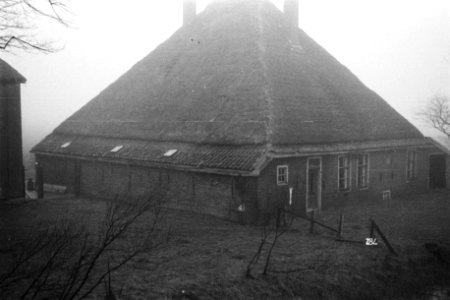 Boerderij te Zijpe (ruilverkaveling Zijpe- en Hazepolder), Bestanddeelnr 170-1580