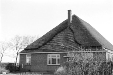 Boerderij te Zijpe (ruilverkaveling Zijpe- en Hazepolder), Bestanddeelnr 170-1544