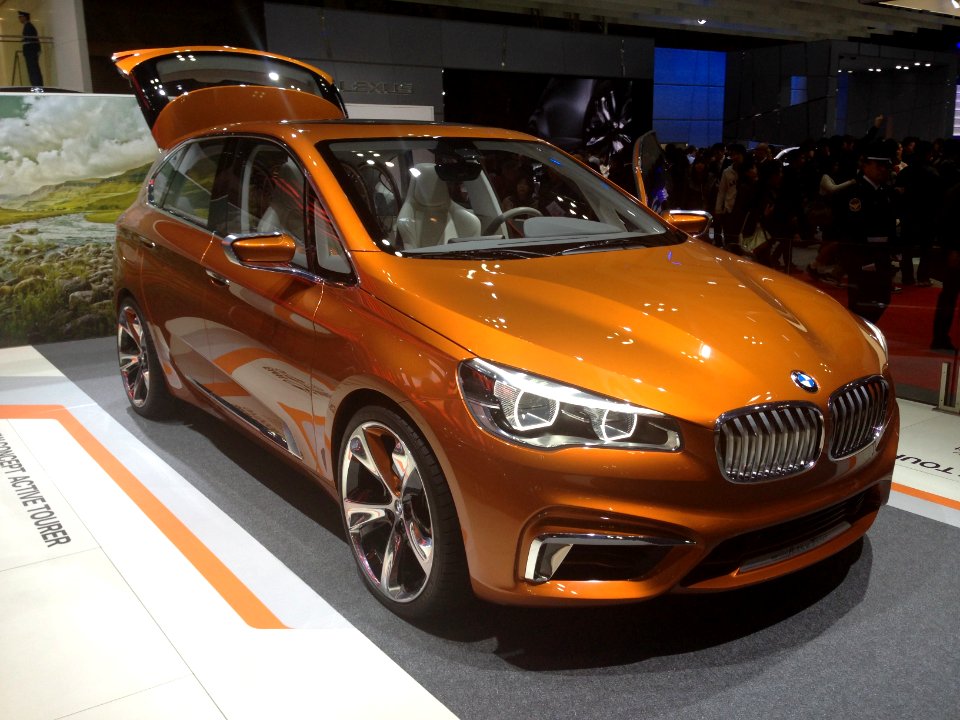 BMW Concept Active Tourer Outdoor front - Tokyo Motor Show 2013