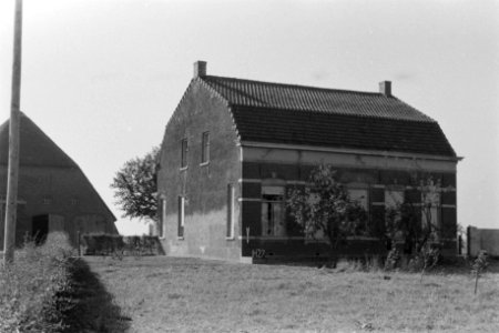 Boerderij bij Halsteren (ruilverkaveling Halsteren), Bestanddeelnr 170-2466