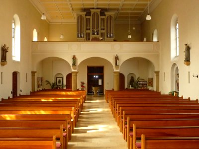 Berghausen Kirche 02