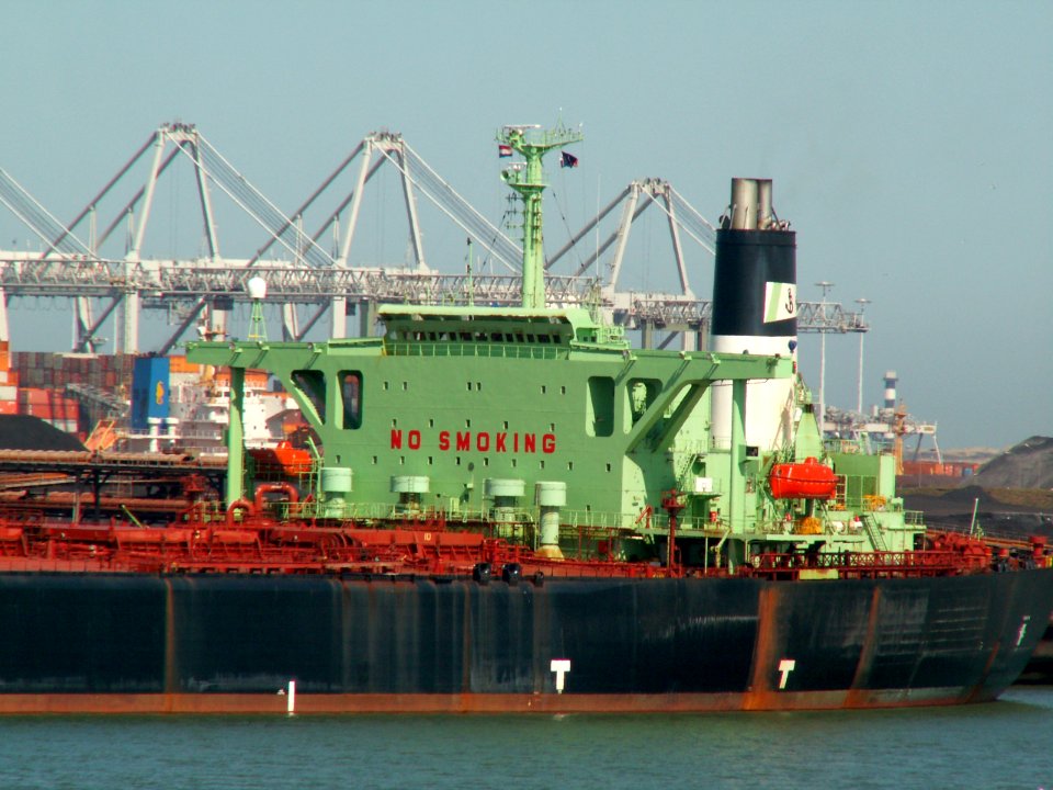 Berge Vik - IMO 8314483 - Callsign 3ECL4 p3, Mississippi harbour, Port of Rotterdam, Holland 17-Apr-2006