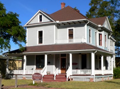 Booker-Lewis house from SSE 1
