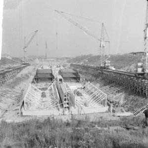 Bouw Coentunnel begint vorm aan te nemen, Bestanddeelnr 914-4406