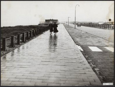 Boulevard van Zandvoort in de regen, Bestanddeelnr 072-0810