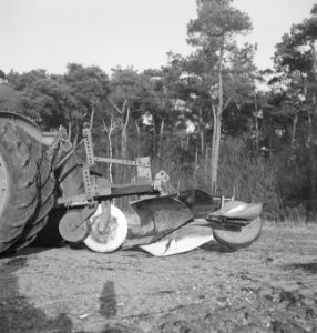 Bosbouw, machines, werktuigen, ploegen, Tractors, Bestanddeelnr 253-4661