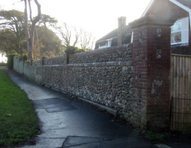 Boundary Wall at The Rotyngs, Falmer Road, Rottingdean (December 2016) (1)