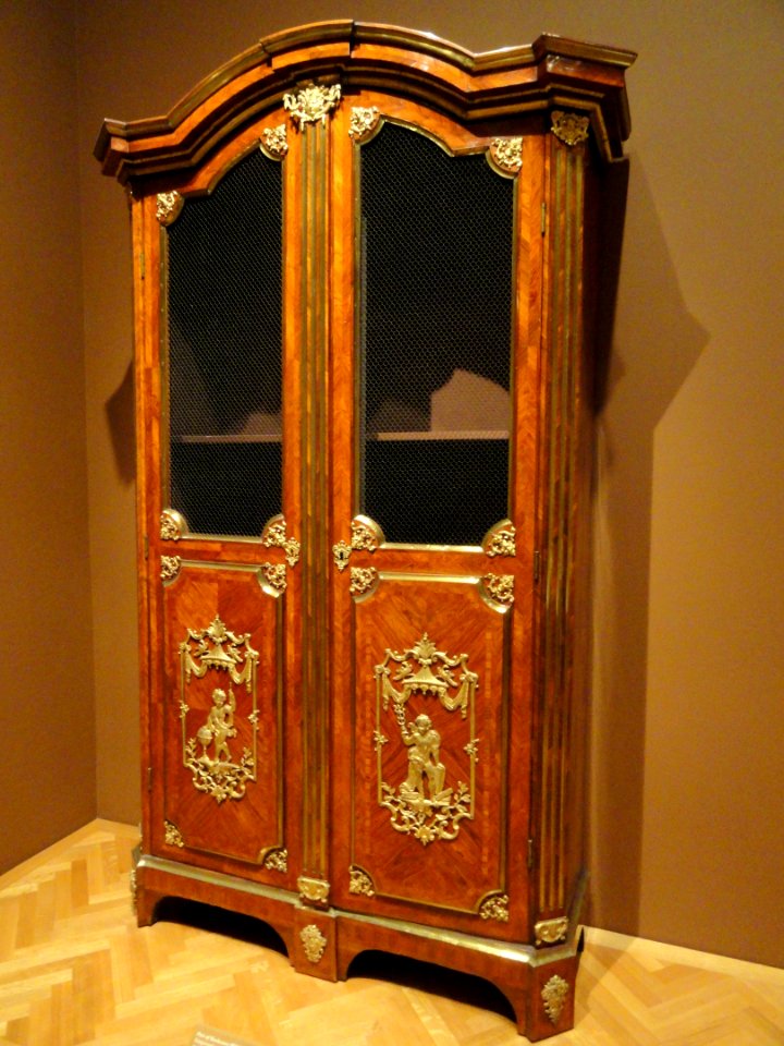 Bookcase, about 1720, Charles Cressent, France, kingwood and rosewood veneers, gilt metal - Cleveland Museum of Art - DSC09011