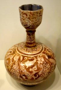 Bottle with design of five mystics, Iran, Seljuk period, late 12th or early 13th century, earthenware with overglaze luster painting - Cincinnati Art Museum - DSC04069