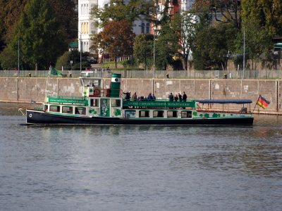 CÄCILIA, ENI 04303190 on the Moselle river at Koblenz at the Deutches Eck, pic5