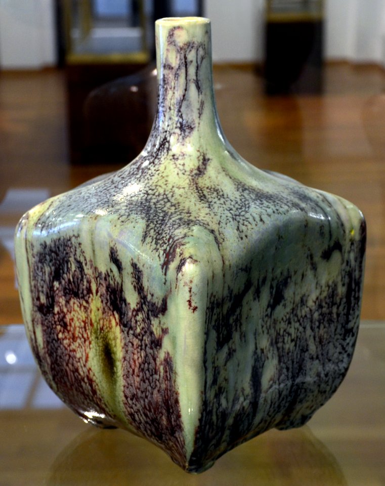 Céramique Pierre-Adrien Dalpayrat Gemeentemuseum Den Haag 16022016 3 (cropped)