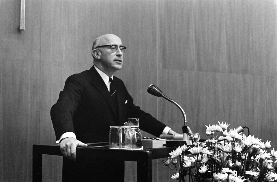 Burgemeester Samkalden opent de conferentie van de Hanseatische Geschichtsverein, Bestanddeelnr 922-4650