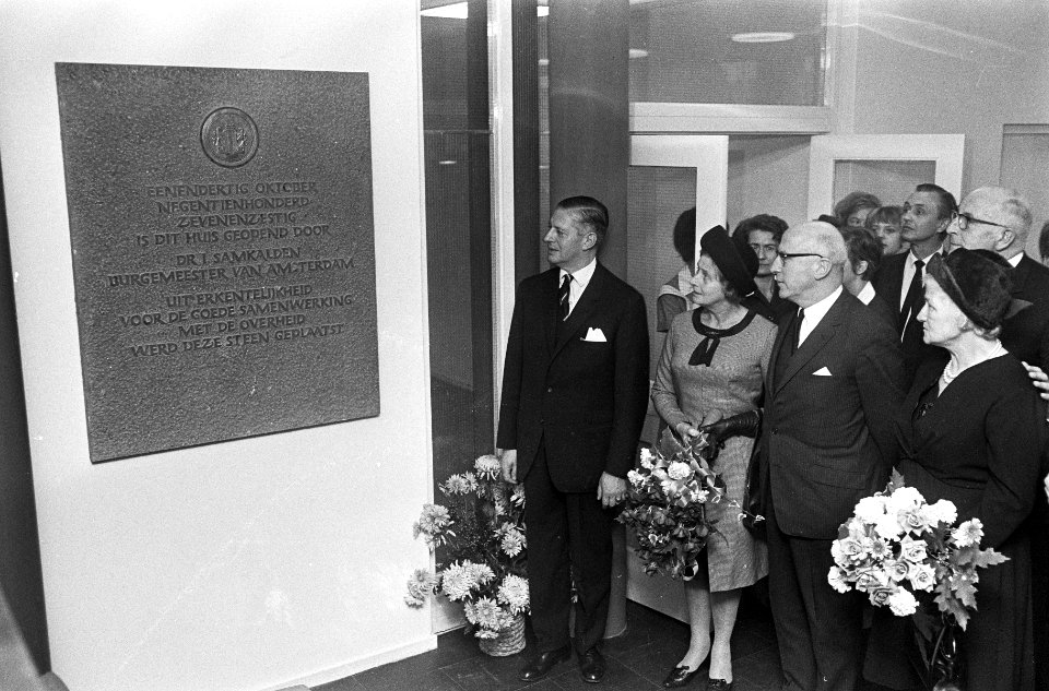 Burgemeester Samkalden opende Maarten Lutherhuis in Osdorp, Bestanddeelnr 920-8237