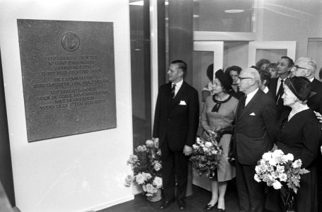 Burgemeester Samkalden opende Maarten Lutherhuis in Osdorp, Bestanddeelnr 920-8237