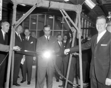 Burgemeester Van Hall Amerikaanse vestiging van Hobart Brothers aan Zeeburgerdij, Bestanddeelnr 915-9165