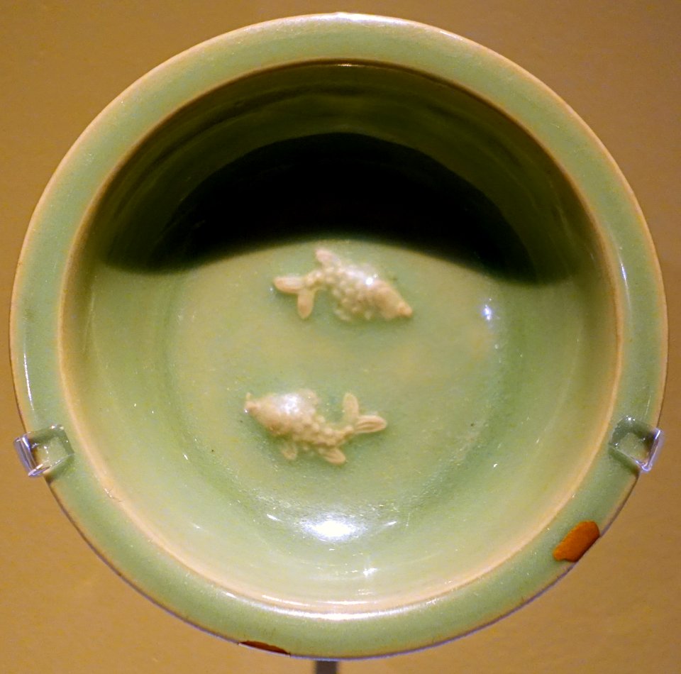 Brush washer, Longquan ware, China, Zhejiang province, Southern Song dynasty, porcellaneous stoneware, moulded decoration, celadon glaze - Montreal Museum of Fine Arts - Montreal, Canada - DSC09647