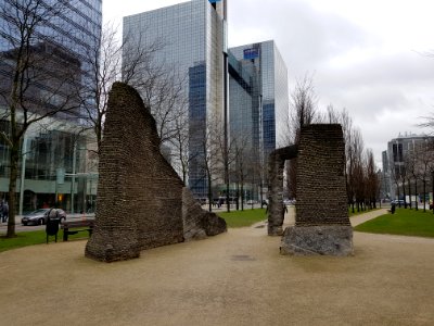 Brussels-Artwork VI of Boulevard du Roi Albert II (5)