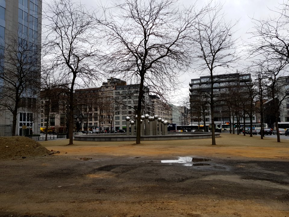 Brussels-Artwork I of Boulevard du Roi Albert II (2)