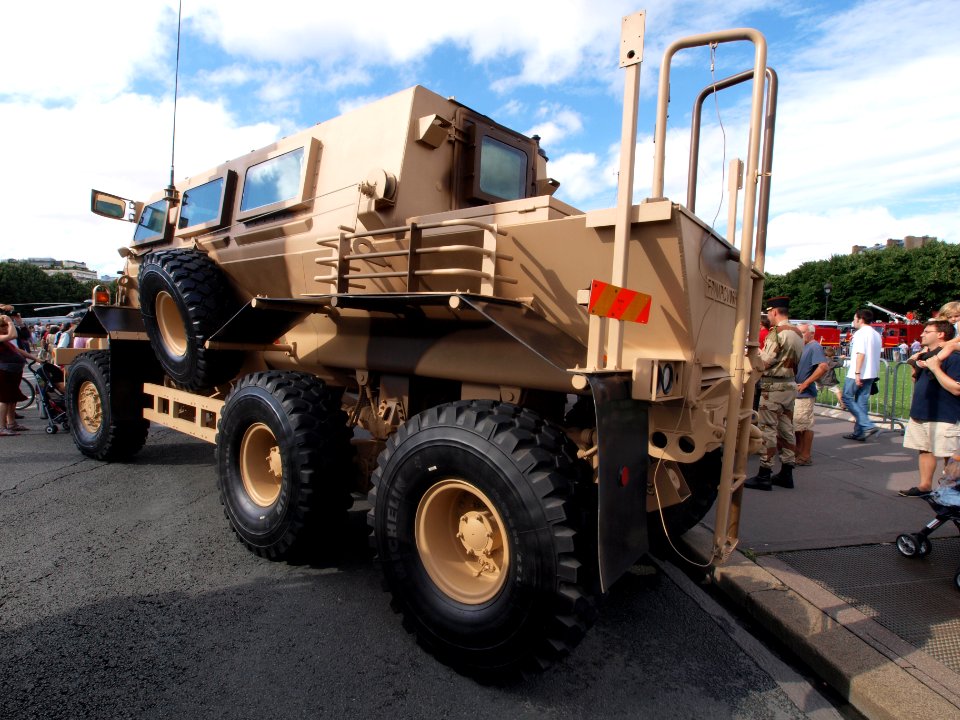 Buffalo MRAP ( Mine Resistant Ambush Protected Vehicle ) photo-3