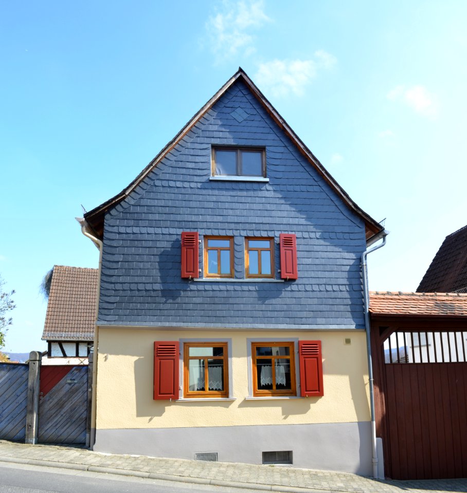 Bremthal, Bornstraße 1