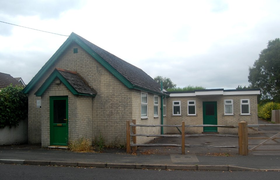Brethren Meeting Room (formerly Tower Road Gospel Hall), Tower Road, Liphook (July 2019) (3)
