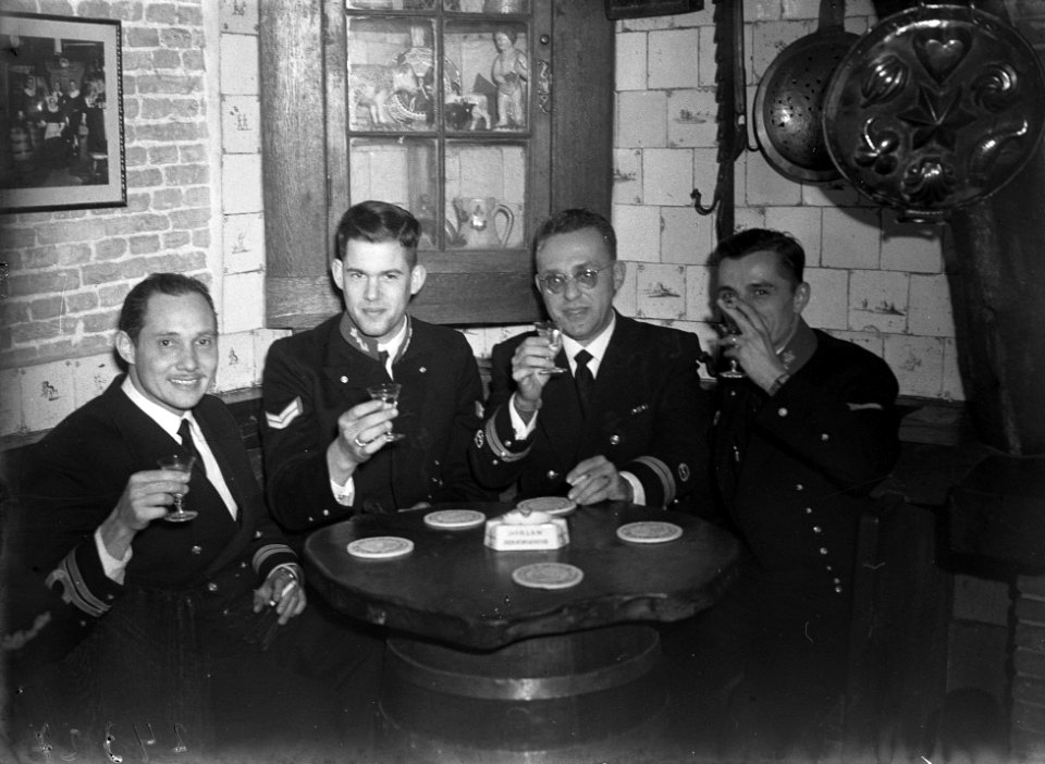 Braziliaans Opleidingsschip. Adelborsten in de vijf Vlieghen, Bestanddeelnr 902-4327