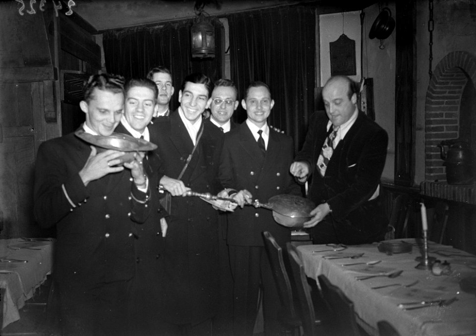 Braziliaans Opleidingsschip. Adelborsten in de vijf Vlieghen, Bestanddeelnr 902-4325