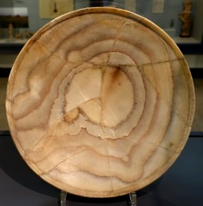 Bowl, Egypt, Beit-Challaf, 3rd dynasty, 2682-2614 BC, calcite alabaster, H 3 - Martin von Wagner Museum - Würzburg, Germany - DSC05371