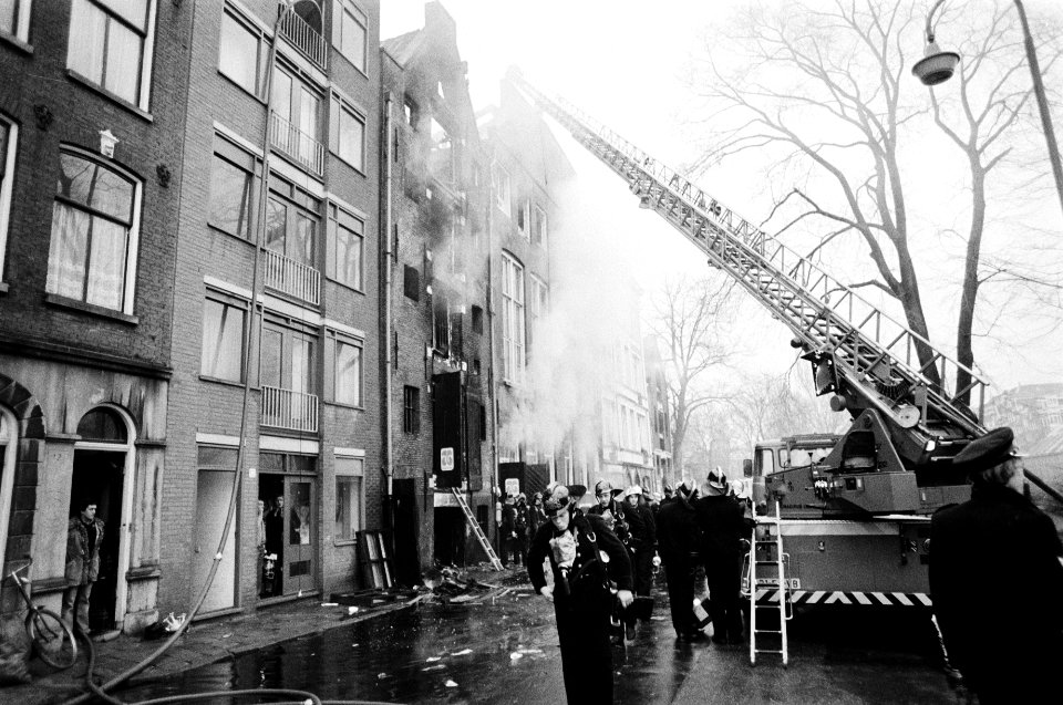 Brand 2 bedrijfspanden aan het Hortusplantsoen in Amsterdam, Bestanddeelnr 930-6324