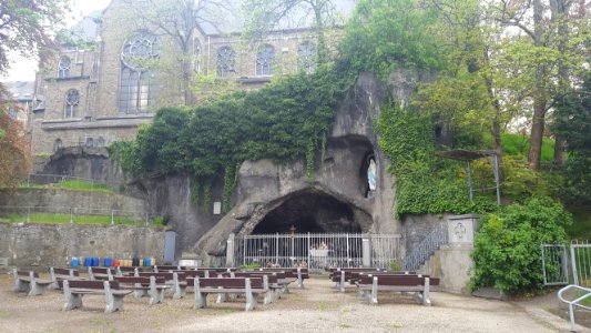 Bressoux-Église Notre-Dame de Lourdes à Le Bouhay (31)