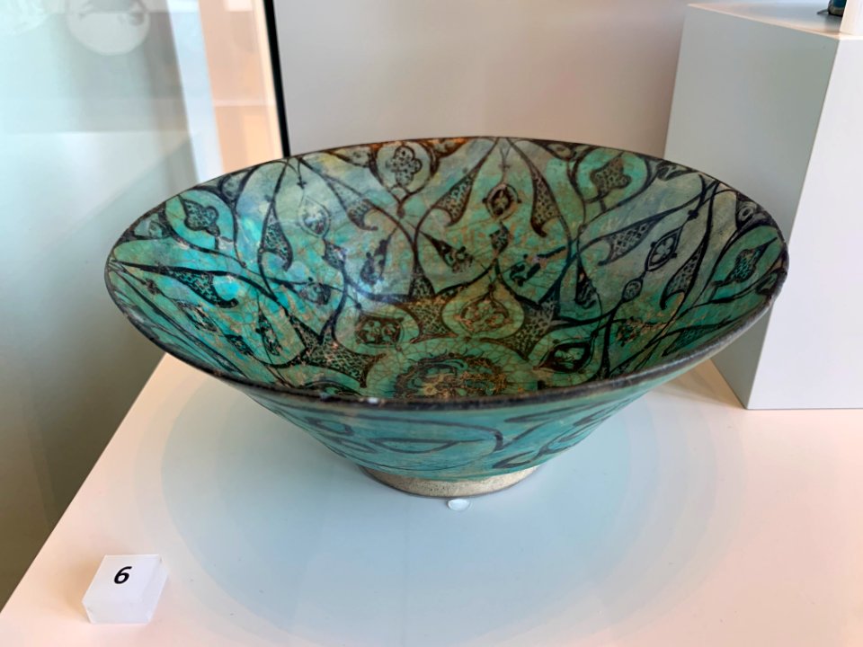 Bowl, Iran, late 12th early 13th century pic2