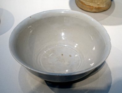 Bowl, China, Minqing kilns, Northern Song or Southern Song dynasty, 1100-1150 AD, porcelain, colorless glaze - Freer Gallery of Art - DSC04920